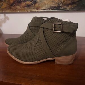 Women's Olive Green Ankle Boots Booties 8 - UNWORN NEW